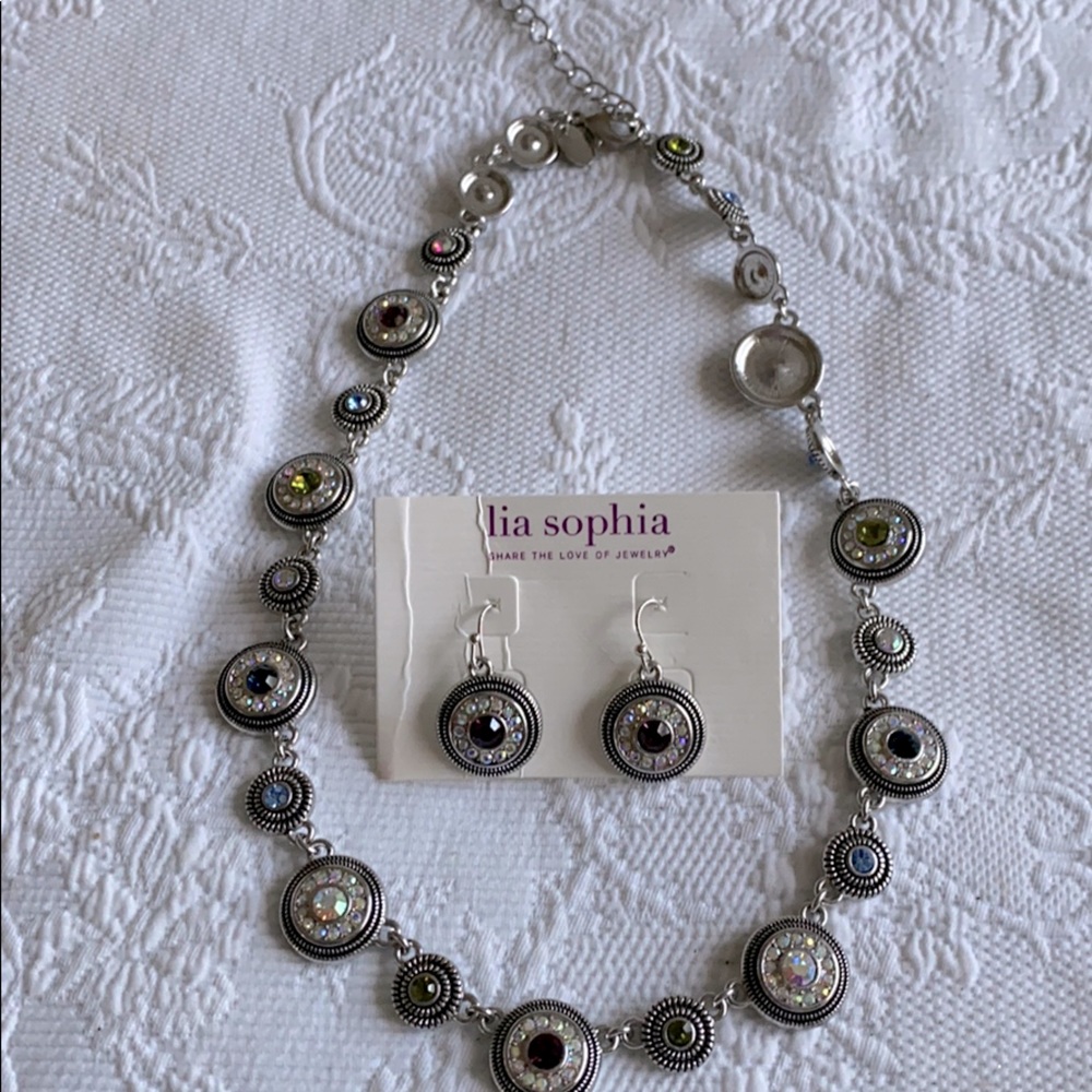 Necklace and earrings